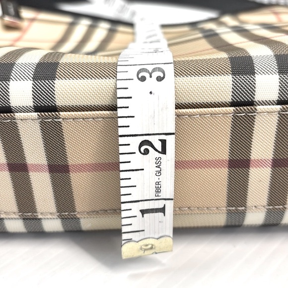 AUTHENTIC BURBERRY NOVA CHECK MEDIUM SHOULDER
HANDBAG - T-02-2 - Picture 16 of 17